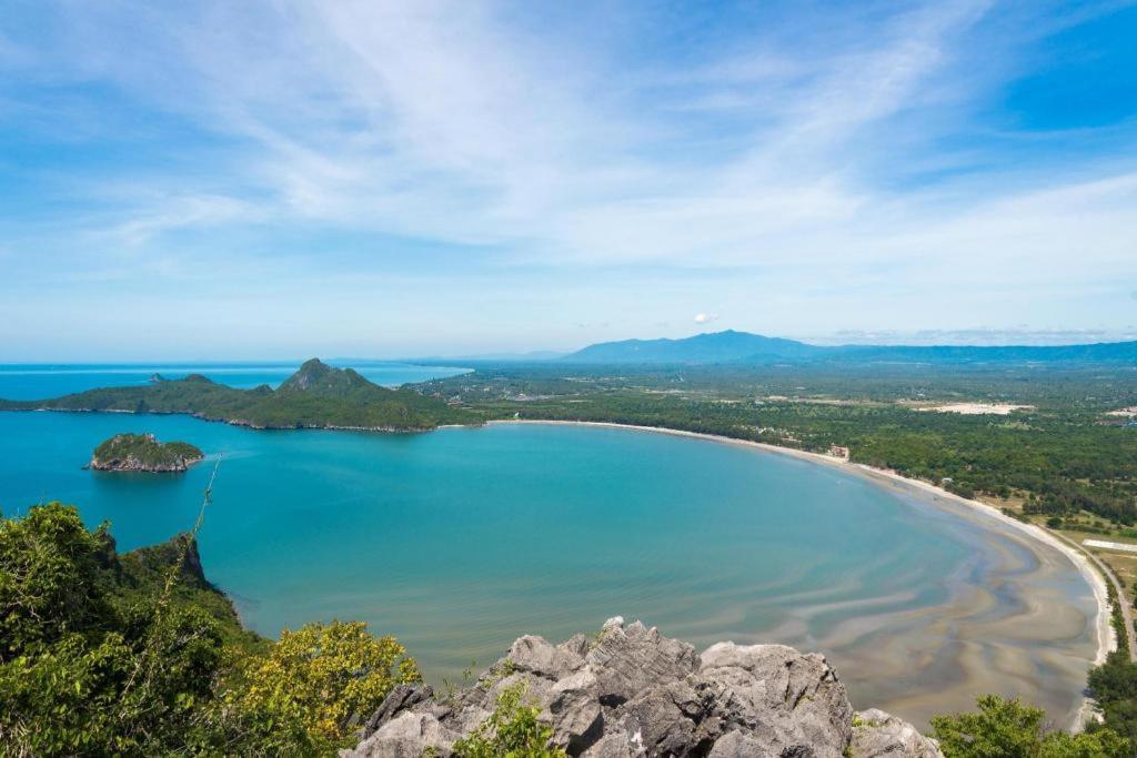 Prachuap Grand Hotel Pracsuap Khirikhan Kültér fotó